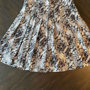 Brooks Brothers Silk Women’s Size 2 Black &‎ White Animal Print Pleated Skirt